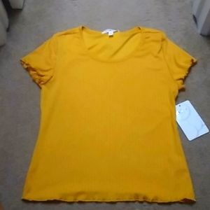 Mustard colored cute top fits small